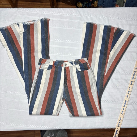Saints & Heart Striped Flared Wide Leg Women's Jeans~Size L (approx 28x33) - Picture 10 of 14